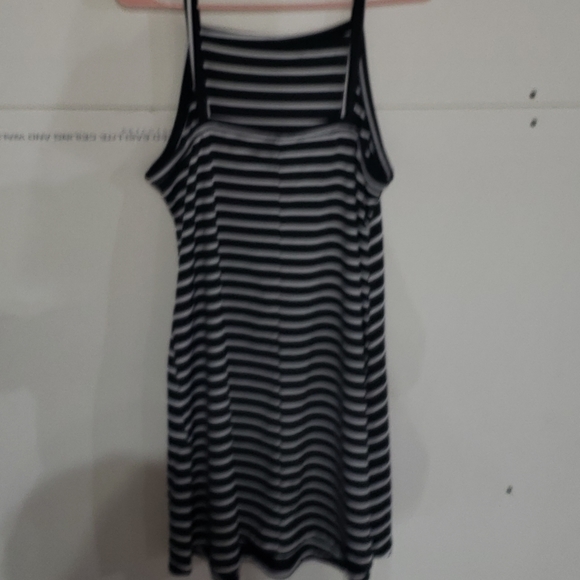 Dress - Picture 4 of 5